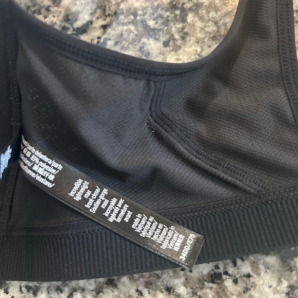 NWOT Victoria Sport Black Zip Front Sports Bra - Picture 4 of 4